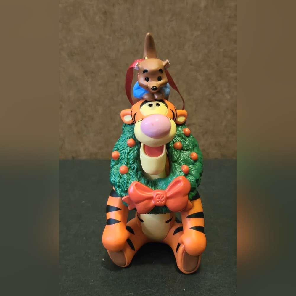 Vintage 1998 Hallmark Keepsake Ornament: Tigger and Roo With Wreath